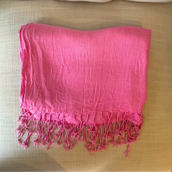 Pink Scarf 💕 - Picture 2 of 3